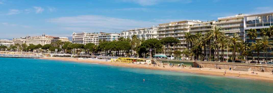 Choisissez la location de voiture à Cannes Mandelieu CEQ - Thrifty car rental