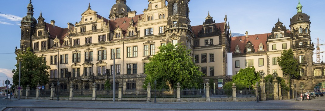 Wählen Sie Autovermietung am Dresden in Dresden - Thrifty Car Rental